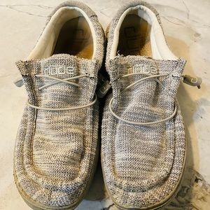 Excellent condition men’s grey Hey Dudes!!